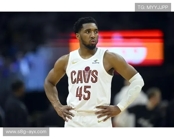 骑士比克斯塔夫引领球队逆转取胜,展现领袖风采 骑士比克斯塔夫引领球队逆转取胜,展现领袖风采